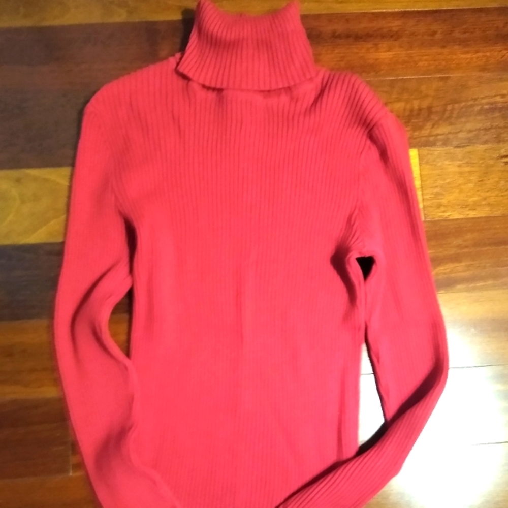 Sutton Studio red ribbed turtleneck